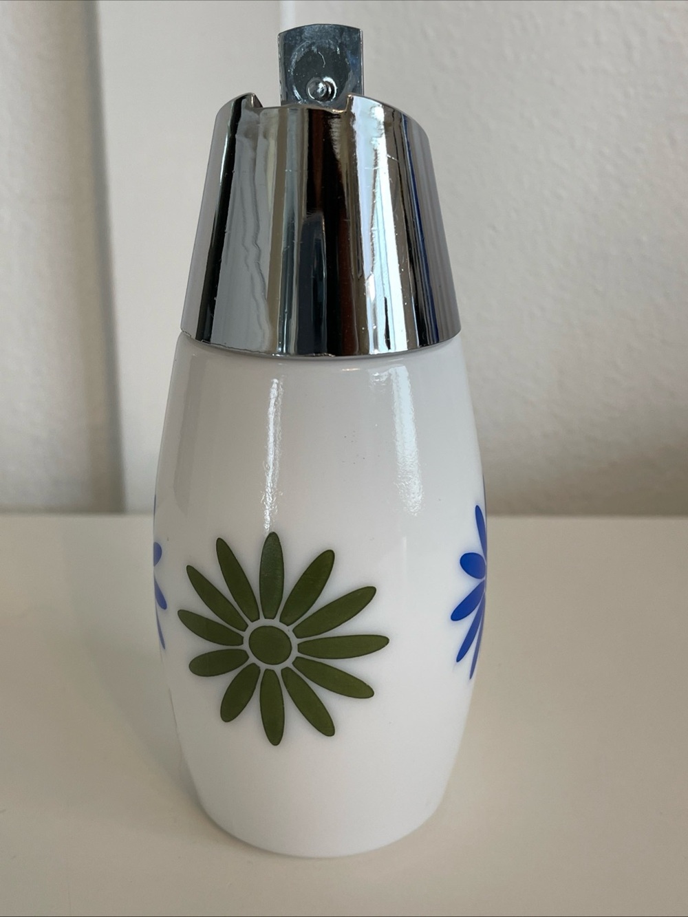 Vintage Westinghouse Gemco Sugar Creamer Dispenser Shaker Green Blue Daisies - Picture 2 of 10